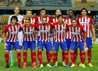 CLUB ATLÉTICO DE MADRID - Madrid, España - Temporada 2015-16 - Oblak, Saúl, Giménez, Filipe Luis, Jackson Martínez y Savic; Tiago, Griezmann, Juanfran, Óliver y Koke - ATLÉTICO DE MADRID 3 (Giménez, Jackson Martínez y Correa) REAL BETIS BALOMPIÉ 0 - 15/08/2015 - Trofeo Ramón de Carranza, final - Cádiz, España, estadio Ramón de Carranza - El Atleti gana su 10º Trofeo Carranza