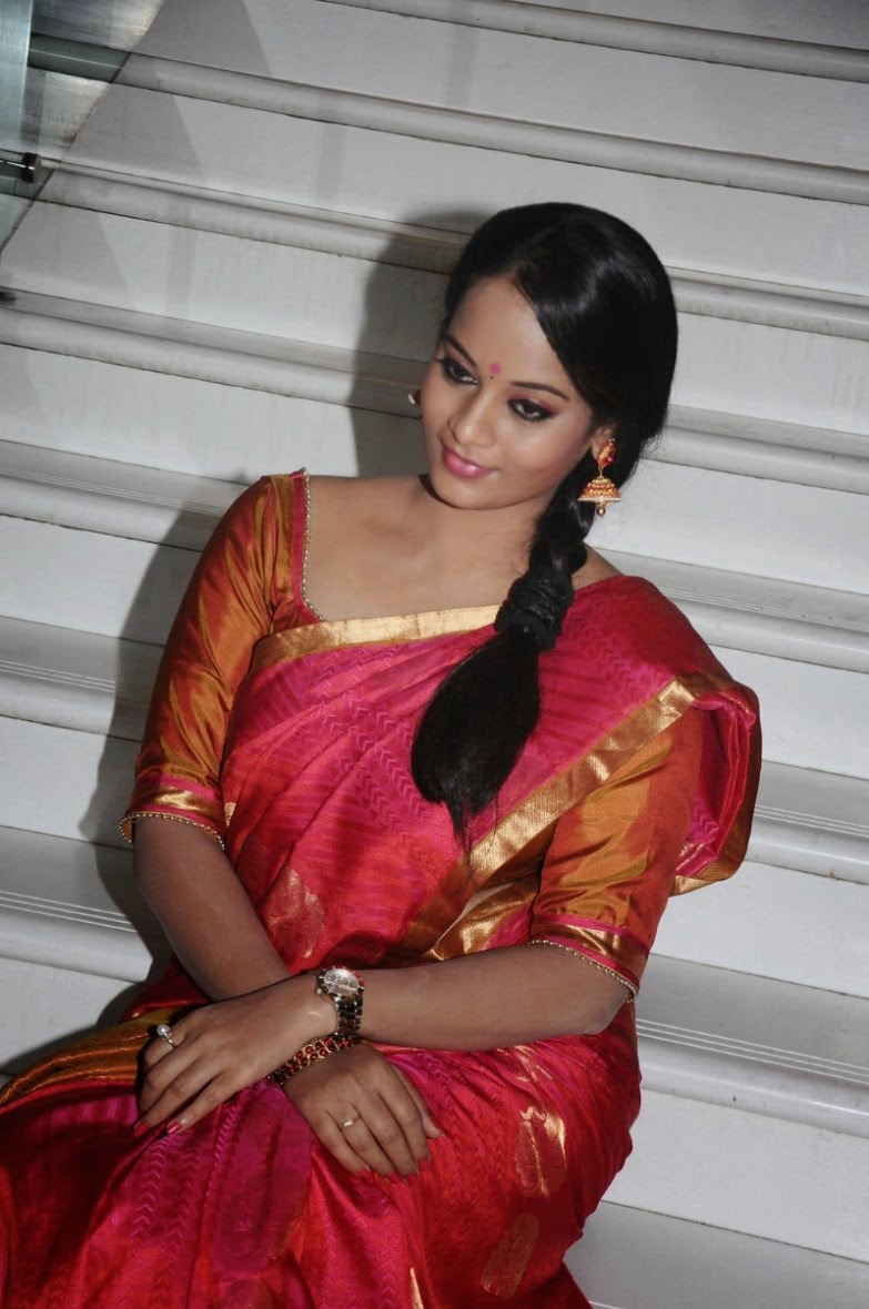 BiggBossTamil SujaVarunee Latest Images In Saree