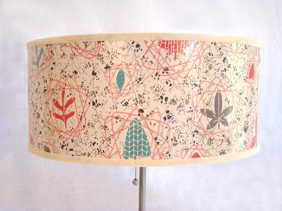 wallpaper drum. vintage wallpaper lamp shade!