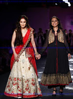 Gorgeous, Madhuri, Dixit, in, red, lehanga-choli, Latest, ramp, walk, at, DCW