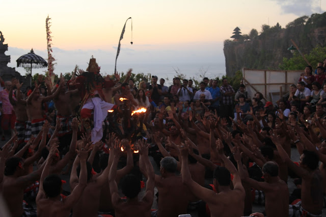 Jejak Mahakarya Tari Kecak Bali