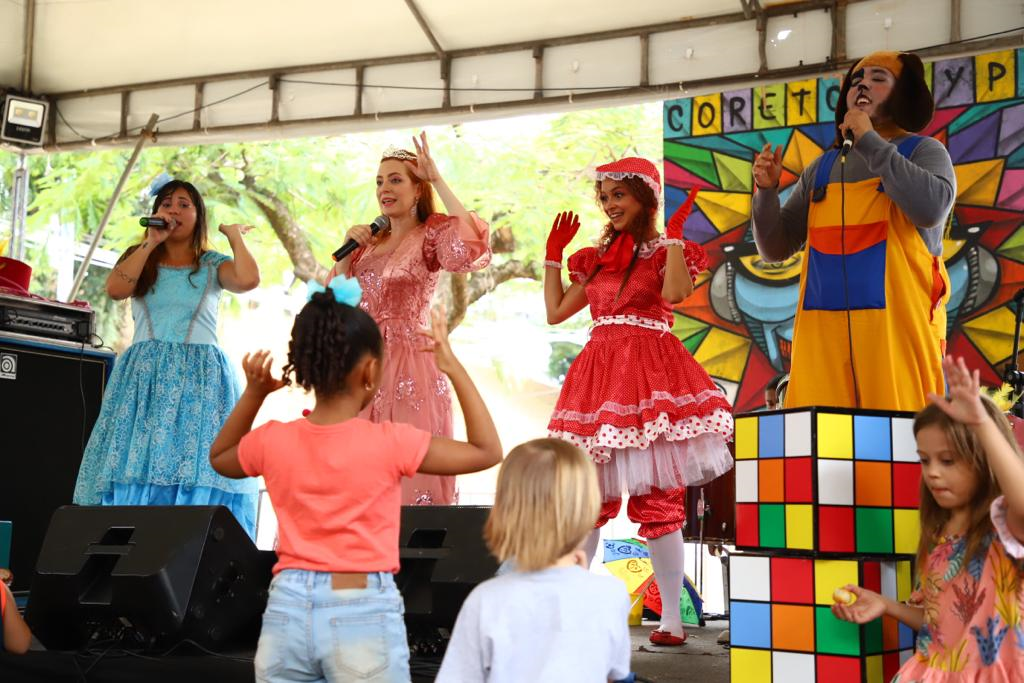 Casinha de Brinquedos faz show gratuito no sábado de Carnaval, no Rio Vermelho 