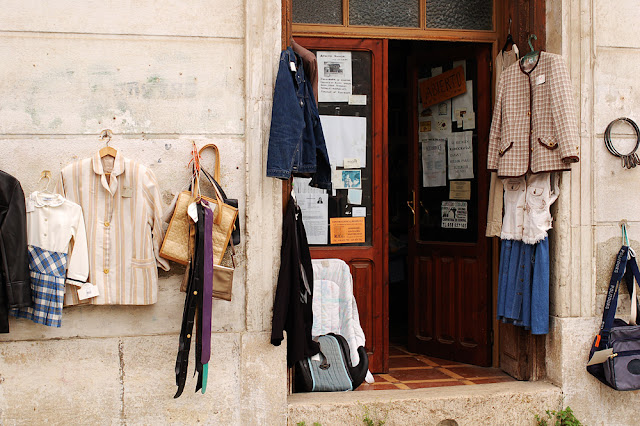 Rastro, vintage shopping in Spain - Photograph by Tim Irving