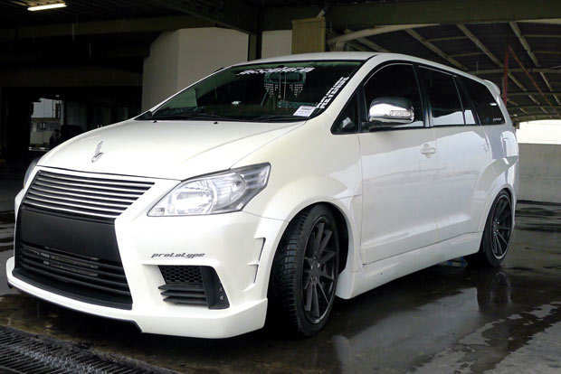 Toyota Innova Modifikasi BOEDENSE