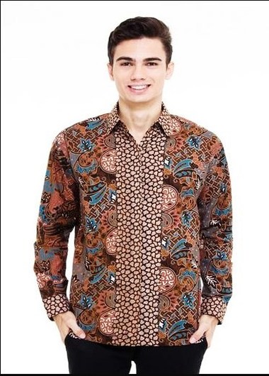 Model Baju Batik Lengan Panjang Pria Muda Slim Fit 