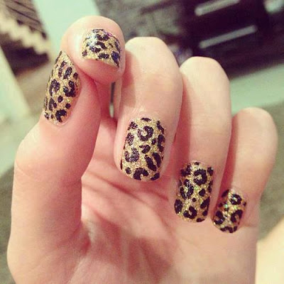 uñas pintadas leopardo