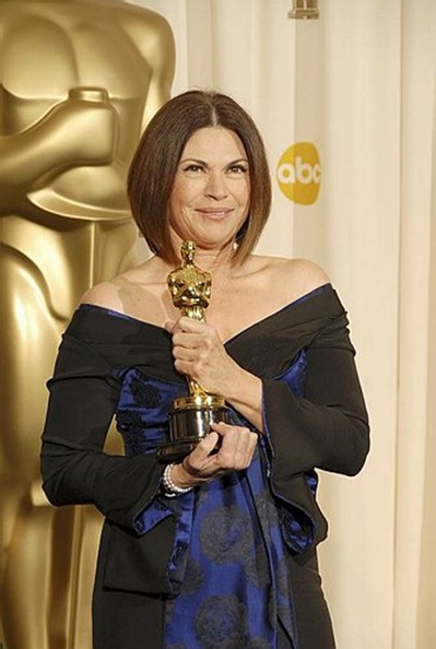 Colleen Atwood Win Oscar In The Tim Burton’s  Movie “Alice in Wonderland”