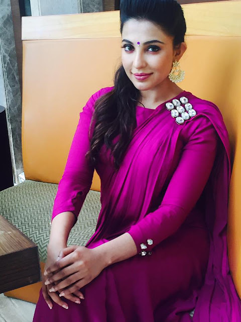 south actress parvathy nair 