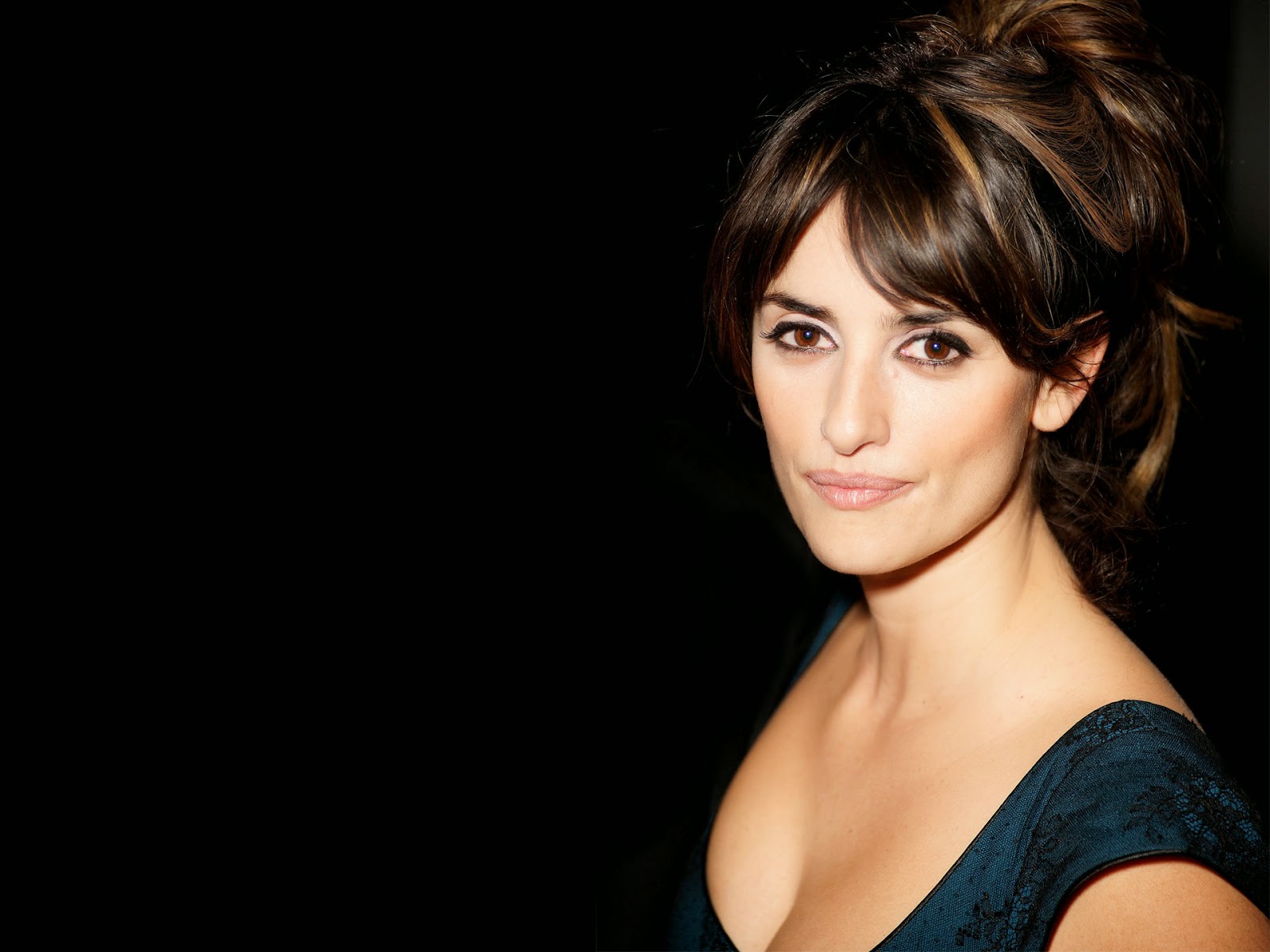 Penelope Cruz Hyper Star Hd Wallpapers