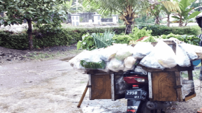 Puisi Sosial [Ibu penjual sayur]