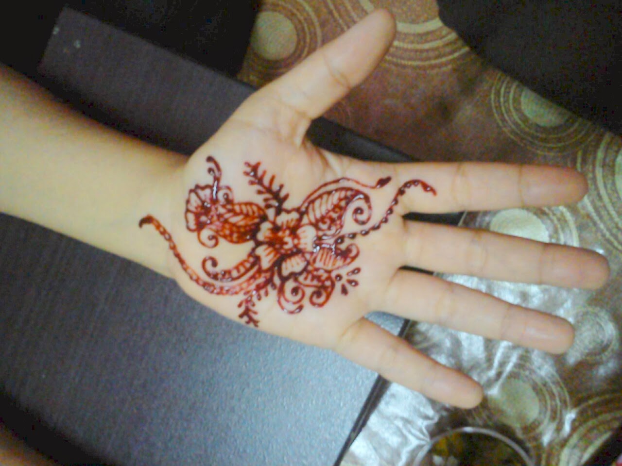 Henna Art Simple Di Telapak Tangan Makedescom