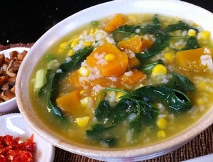 Resep Cara Membuat Bubur Manado (Tinutuan)