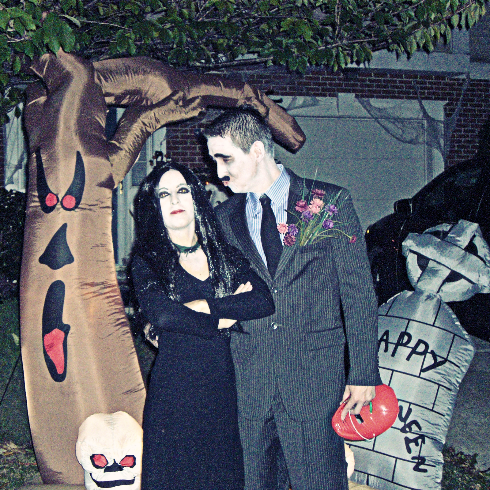 Quick, for costumes Halloween  diy Inexpensive couples Costumes quick Couples DIY