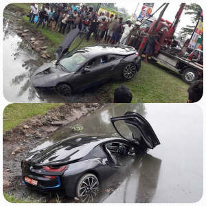  Minister Kabir's relative, owner of BMW which fell into Thalawathugoda lake having knocked 2 vehicles ... missing!