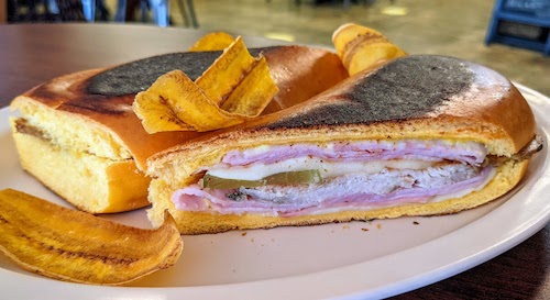 Media noche sandwich