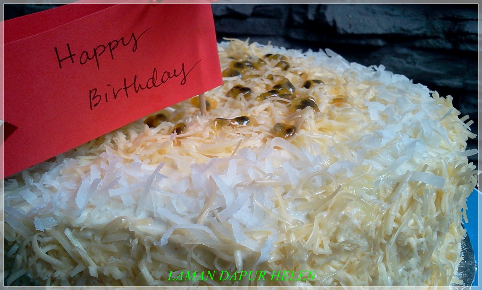 Laman Dapur Helen: SWEET COCONUT AND PASSIONFRUITS CAKE