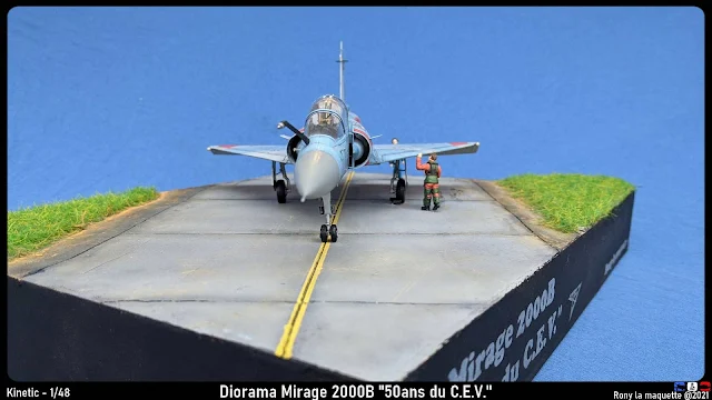 Diorama Kinetic Mirage 2000B "50ans du C.EV" au 1/48.