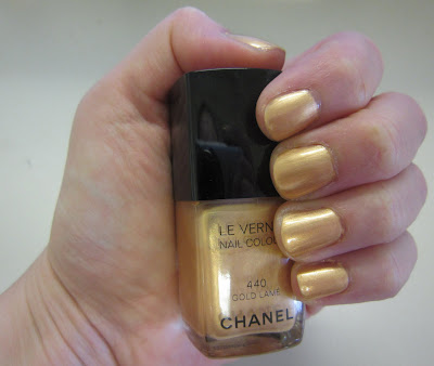 Chanel, Chanel Le Vernis Nail Colour, Chanel Gold Lame, Chanel Le Vernis Nail Colour Gold Lame, nail, nails, nail polish, polish, lacquer, nail lacquer, mani, manicure, mani of the week