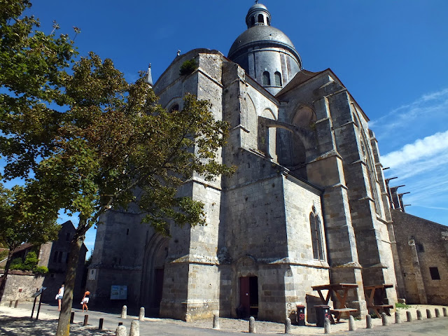 catedral de provins en el casco antiguo