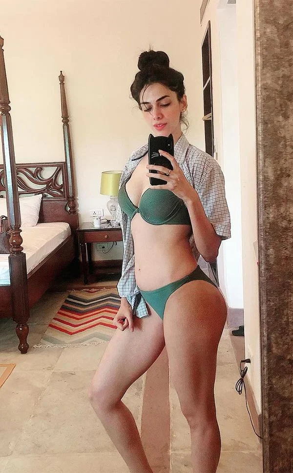 Aditi Vats bikini photos sexy indian model