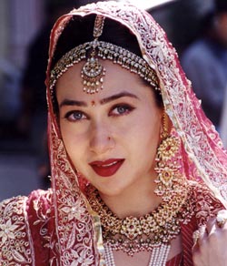 Karishma Kapoor Hd Wallpapers