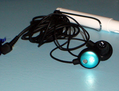   Earphones on Earphones  E3c  Egmeton   Similar To Philips She5910