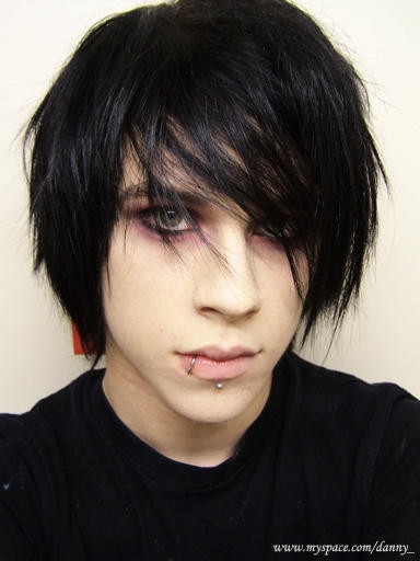 short emo hairstyle for guys