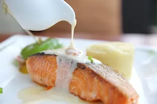 Pavé de saumon au beurre d'écrevisses