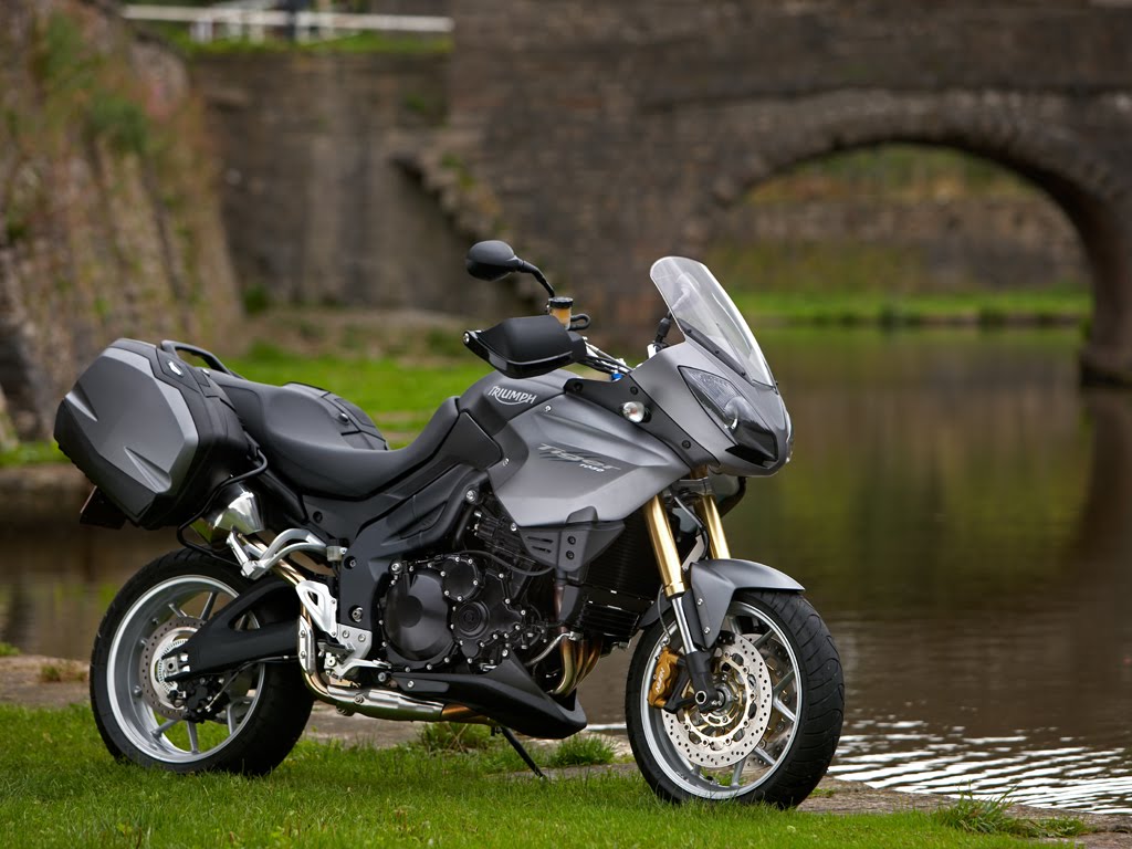 Total Motorcycles: 2011 Triumph Tiger 800