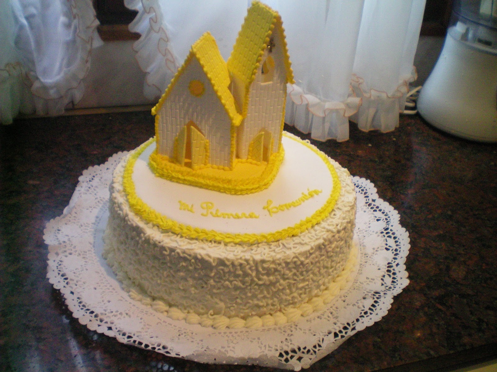 Tortas De Comunion Con Crema Chantilly