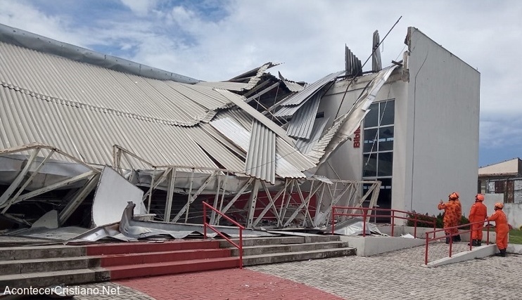 Techo cae sobre estudiantes en escuela