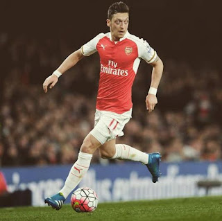 Foto Mesut Ozil Terbaru