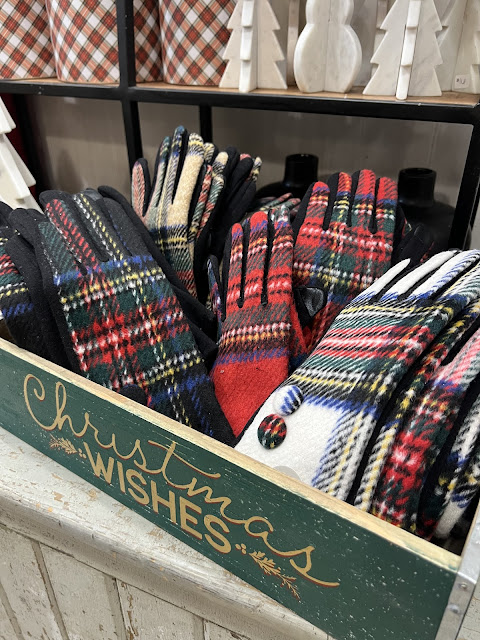 Plaid gloves, woman’s winter gloves, plaid, best selling gloves, best gift idea