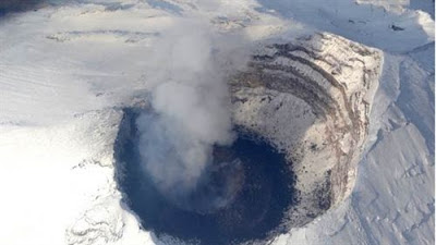 EXPLOSIONES DEL VOLCAN POPOCATEPELT CREA UN CRATER DE 200 METROS DE DIAMETRO