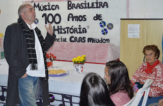 Hudson Fernandes apresenta a história da música brasileira nos CRAS de Teresópolis