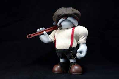 Arthur & the Problem Solver Resin Figure by Huck Gee