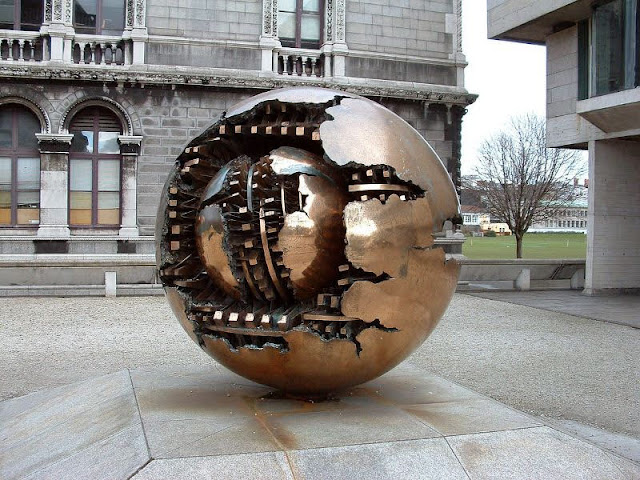 Addio ad Arnaldo Pomodoro, maestro delle forme e della materia