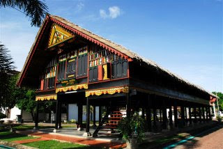 Kalimantan  Indonesian Traditional Houses  Pinterest
