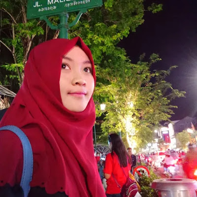 Bu Desy, Kemlagi