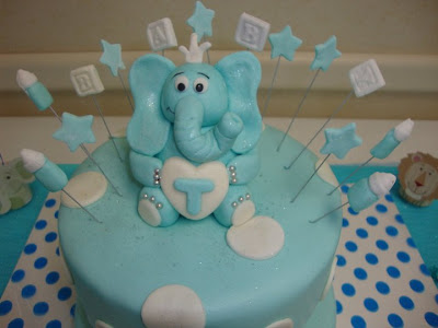 My little sister's baby shower cake!!!:)