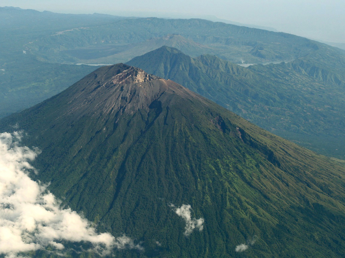 CHINDIANA TRAILS Gunung  Agung  Volcano Bali  Indonesia