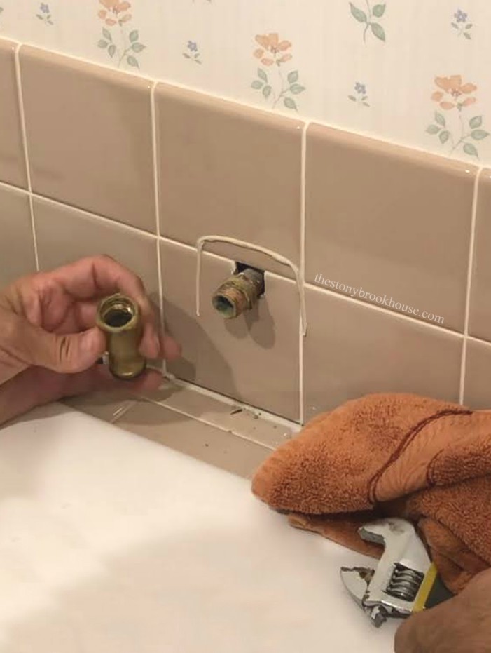 Jacuzzi tub spout off