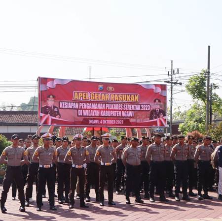 Kapolres Ngawi AKBP Argowiyono gelar apel pasukan pengamanan Pilkades serentak 2023