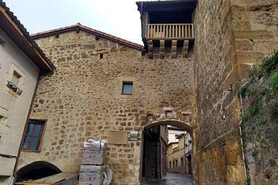 Puerta sur de la muralla de Antoñana