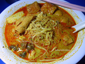 Auntie-Amy-Curry-Laksa-Food-Truck-Mount-Austin-Johor-JB