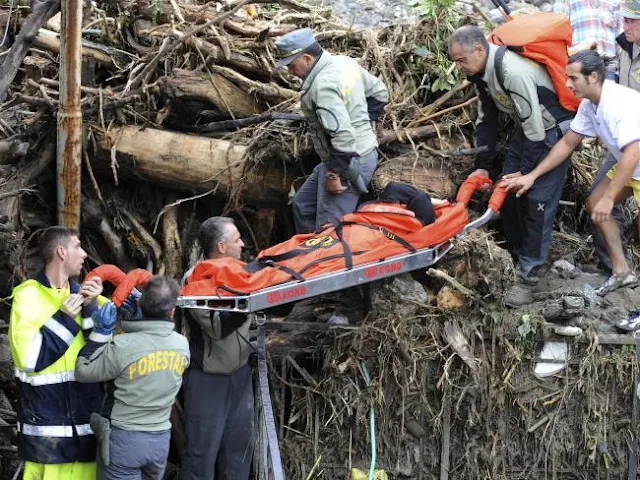 A rescue from the 2009 floods in Messina