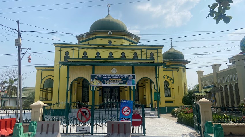 Masjid Raya Syahabuddin: Perpaduan Arsitektur dan Spiritualitas dalam Kejayaan Siak