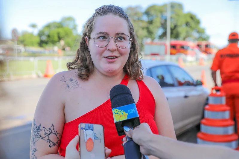 Bárbara Batista foi ao evento para ver a participação do marido, do CBMDF: “Estou muito feliz por todos os bombeiros novos que estão aqui, e acredito que esse evento é muito importante para os civis terem contato com os militares”