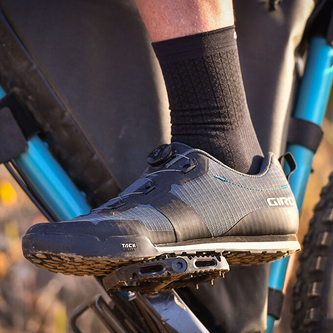 Plata Asia panel Giro Tracker: las zapatillas para pedal de plataforma, y con cierre BOA,  aptas para cualquier modalidad ~ Ultimate Bikes Magazine