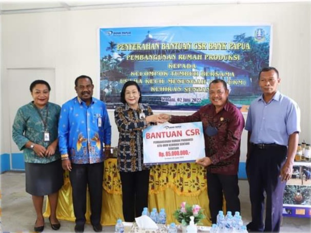 Bank Papua Beri Bantuan CSR ke Kelompok Tumbuh Bersama UKM Kehiran Sentani